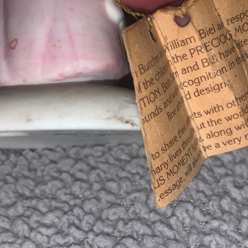 -1967 Precious Moments Fine Porcelain JESUS IS THE LIGHT Pink & Cream Figurine - Picture 10 of 10